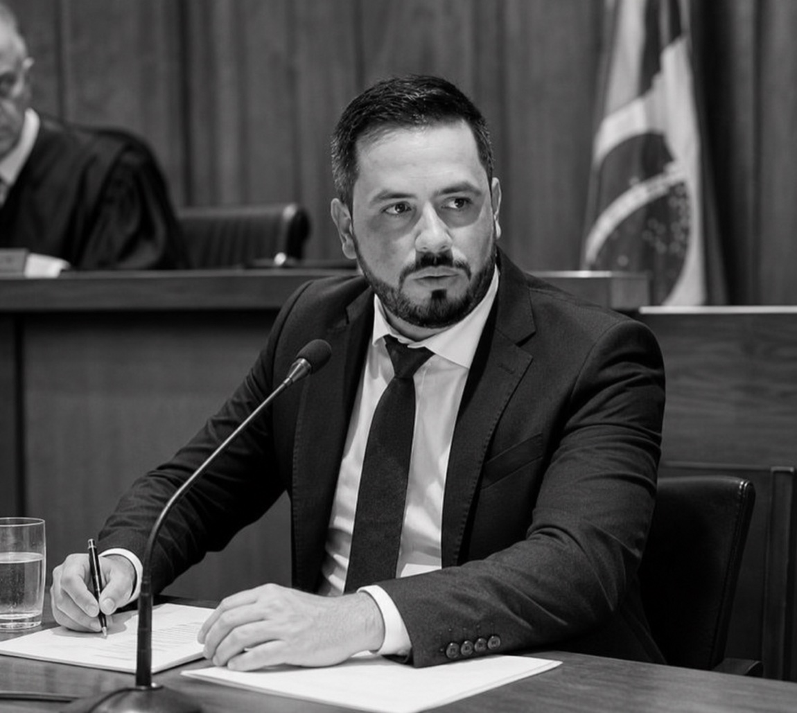 Dr. Michael Graça em sessão de julgamento